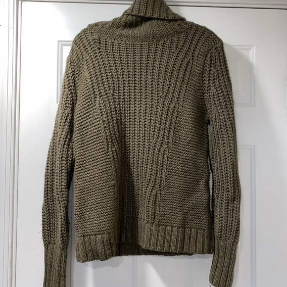 Banana Republic sweater - Picture 2 of 3